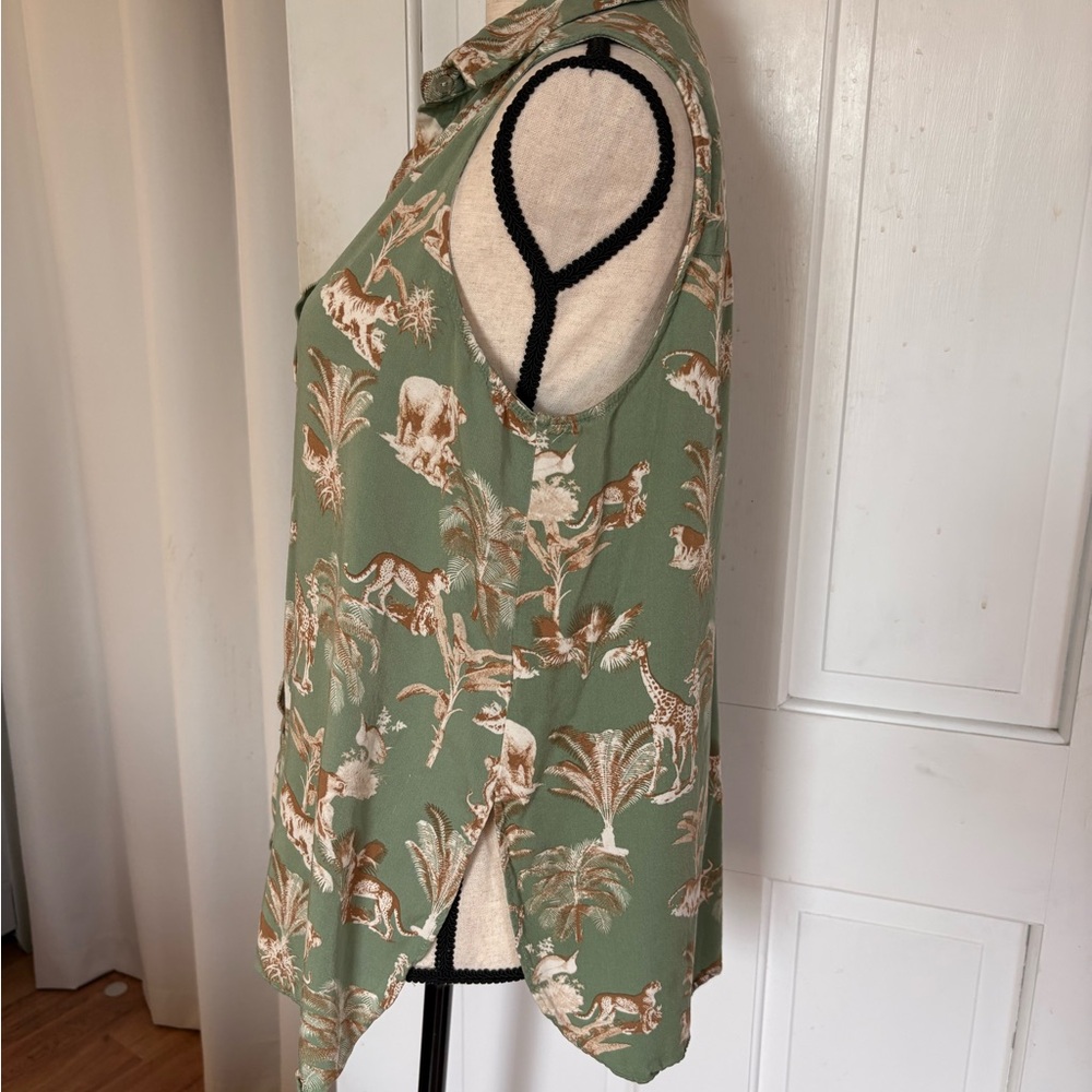 Sleeveless Button-Front Tropical Animal Print Top in Sage - Picture 4 of 7